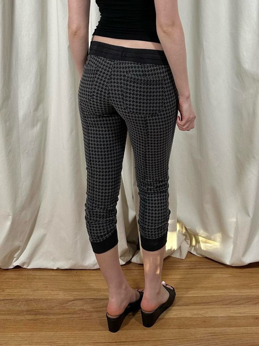 Low Rise Jogger Sweatpants - Picture 5 of 8